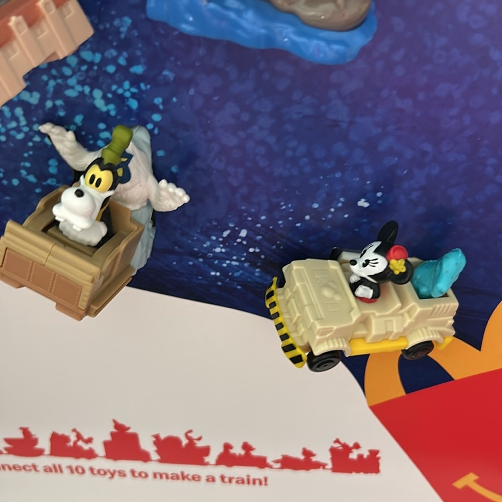 Disney McDonald Mickey and Minnie runaway railroad Walt Disney World toy set - Picture 11 of 13